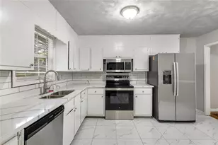 1246 Elgin Way, Riverdale, GA 30296 - Photo 11