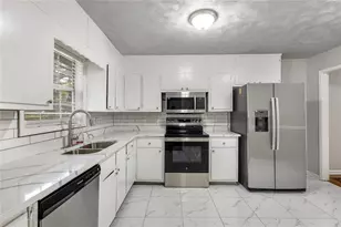 1246 Elgin Way, Riverdale, GA 30296 - Photo 11