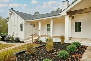 15585 Thompson Rd, Alpharetta, GA 30004 - Photo 3