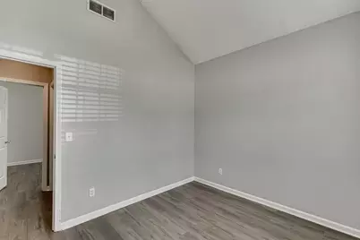 2464 Laurelfield Drive, Grayson, GA 30017 - Photo 5