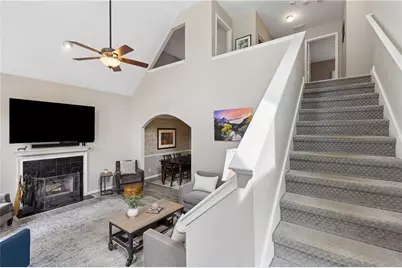 2740 Royal Bluff, Decatur, GA 30030 - Photo 19