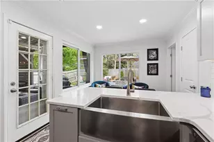 2740 Royal Bluff, Decatur, GA 30030 - Photo 15