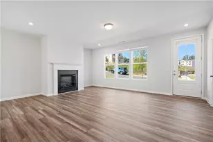 1359 Crk Vw Ln NW, Atlanta, GA 30318 - Photo 9