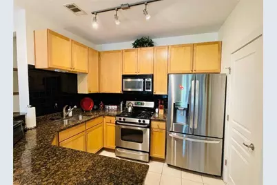 799 Hammond Drive, Atlanta, GA 30328 - Photo 9