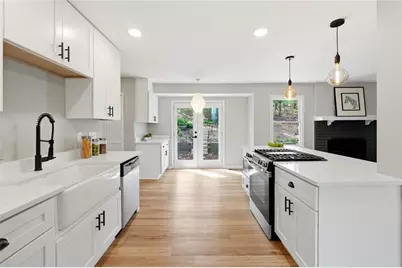 4304 Lindsey Way NE, Roswell, GA 30075 - Photo 9