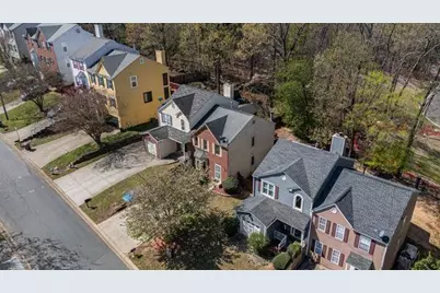 1835 Barrington Overlook NW, Marietta, GA 30066 - Photo 3