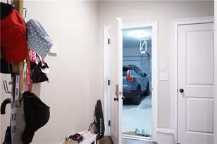 6588 Aria Village Dr, Atlanta, GA 30328 - Photo 9