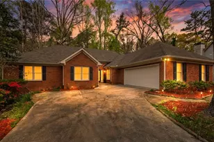 601 Cobblestone Ln, Stone Mountain, GA 30087 - Photo 1