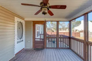 3322 Henderson View Ct, Loganville, GA 30052 - Photo 7