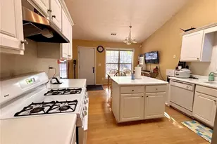 3760 Sugarbrook Dr, Lawrenceville, GA 30044 - Photo 5