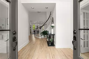 4580 Windsor Gate Ct, Atlanta, GA 30342 - Photo 11