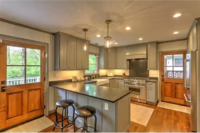 870 Starlight Drive, Sandy Springs, GA 30342 - Photo 31