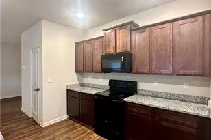 916 Independence Ave, Pendergrass, GA 30567 - Photo 9