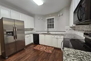 4320 Waterford Dr, Suwanee, GA 30024 - Photo 9