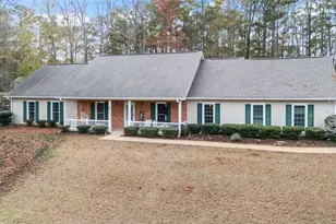 113 Colonial Ct, Lagrange, GA 30240 - Photo 1