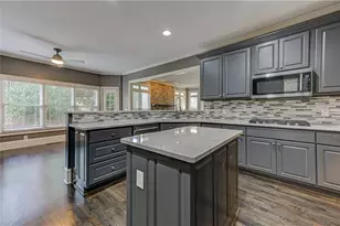 2745 Lenox Rd NE, Atlanta, GA 30324 - Photo 11