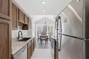 307 Glenleaf Dr, Peachtree Corners, GA 30092 - Photo 9