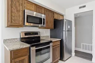 307 Glenleaf Dr, Peachtree Corners, GA 30092 - Photo 11