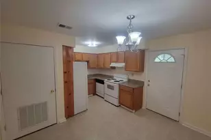 2674 Evans Mill Dr, Lithonia, GA 30058 - Photo 9