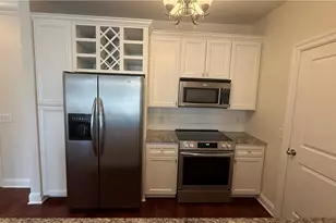 901 Abernathy Rd NE, Atlanta, GA 30328 - Photo 3