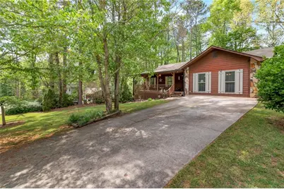 4097 Stacy Lane, Snellville, GA 30039 - Photo 3