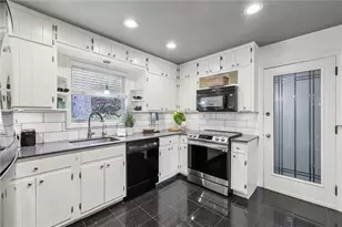 2030 Woodbine Terrace NE, Atlanta, GA 30329 - Photo 13