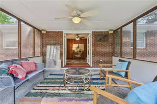 2030 Woodbine Terrace NE, Atlanta, GA 30329 - Photo 25