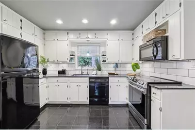 2030 Woodbine Terrace NE, Atlanta, GA 30329 - Photo 11