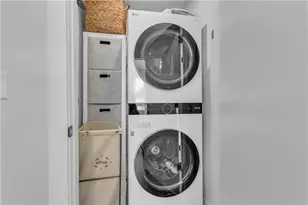 88 Peachtree Memorial Dr NW, Atlanta, GA 30309 - Photo 15