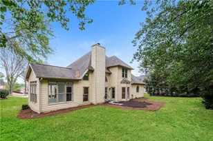 566 Shadow Oaks Dr, Stone Mountain, GA 30087 - Photo 3