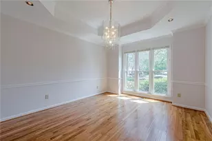 13070 Magnolia Crescent Dr, Roswell, GA 30075 - Photo 5