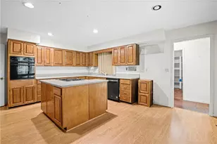 675 Weatherly Ln Ln, Sandy Springs, GA 30328 - Photo 17