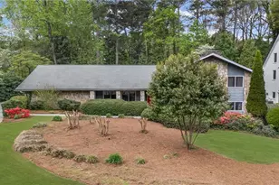 675 Weatherly Ln Ln, Sandy Springs, GA 30328 - Photo 7