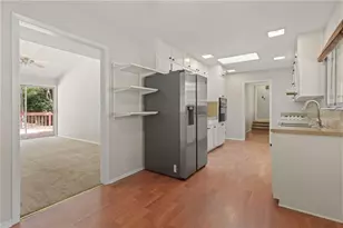 705 Edgewater Trail NW, Sandy Springs, GA 30328 - Photo 17