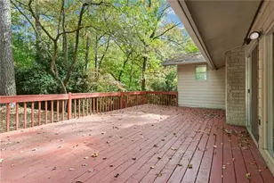 705 Edgewater Trail NW, Sandy Springs, GA 30328 - Photo 9
