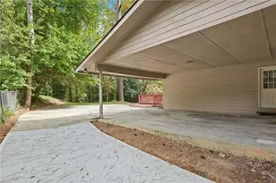 705 Edgewater Trail NW, Sandy Springs, GA 30328 - Photo 33