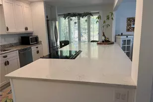 8555 Colony Club Dr, Alpharetta, GA 30022 - Photo 11