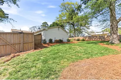 1104 Lanier Avenue, Gainesville, GA 30501 - Photo 3