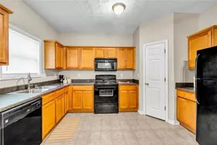 1246 Adcox Square, Stone Mountain, GA 30088 - Photo 11