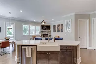 1450 Edgebrook Ct, Atlanta, GA 30329 - Photo 13