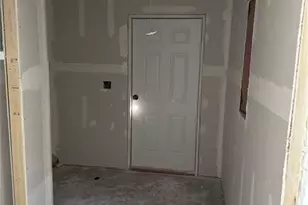 29 Laurel Ln, Carrollton, GA 30116 - Photo 9