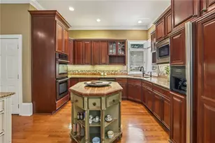 3990 Falls Ridge Dr, Johns Creek, GA 30022 - Photo 9