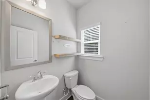3796 Oxford Cir, Doraville, GA 30340 - Photo 11