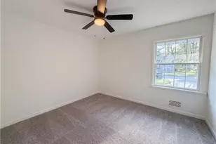 1010 Buckhurst Dr, Atlanta, GA 30349 - Photo 11