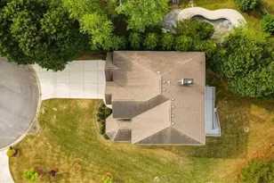 1365 Willis Lake Dr, Kennesaw, GA 30152 - Photo 3