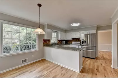 2451 Meadowglen Trail, Snellville, GA 30078 - Photo 15