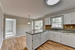 2451 Meadowglen Trail, Snellville, GA 30078 - Photo 25