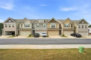 7757 Medieval St, Fairburn, GA 30213 - Photo 3