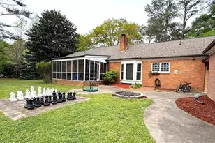 945 Poplar St, Monroe, GA 30655 - Photo 5