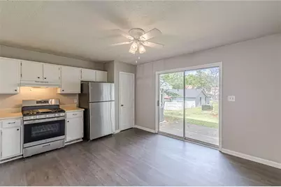 402 Bainbridge Drive, McDonough, GA 30253 - Photo 7